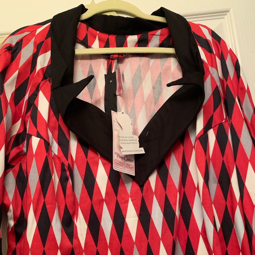 4x pug top. Nwt